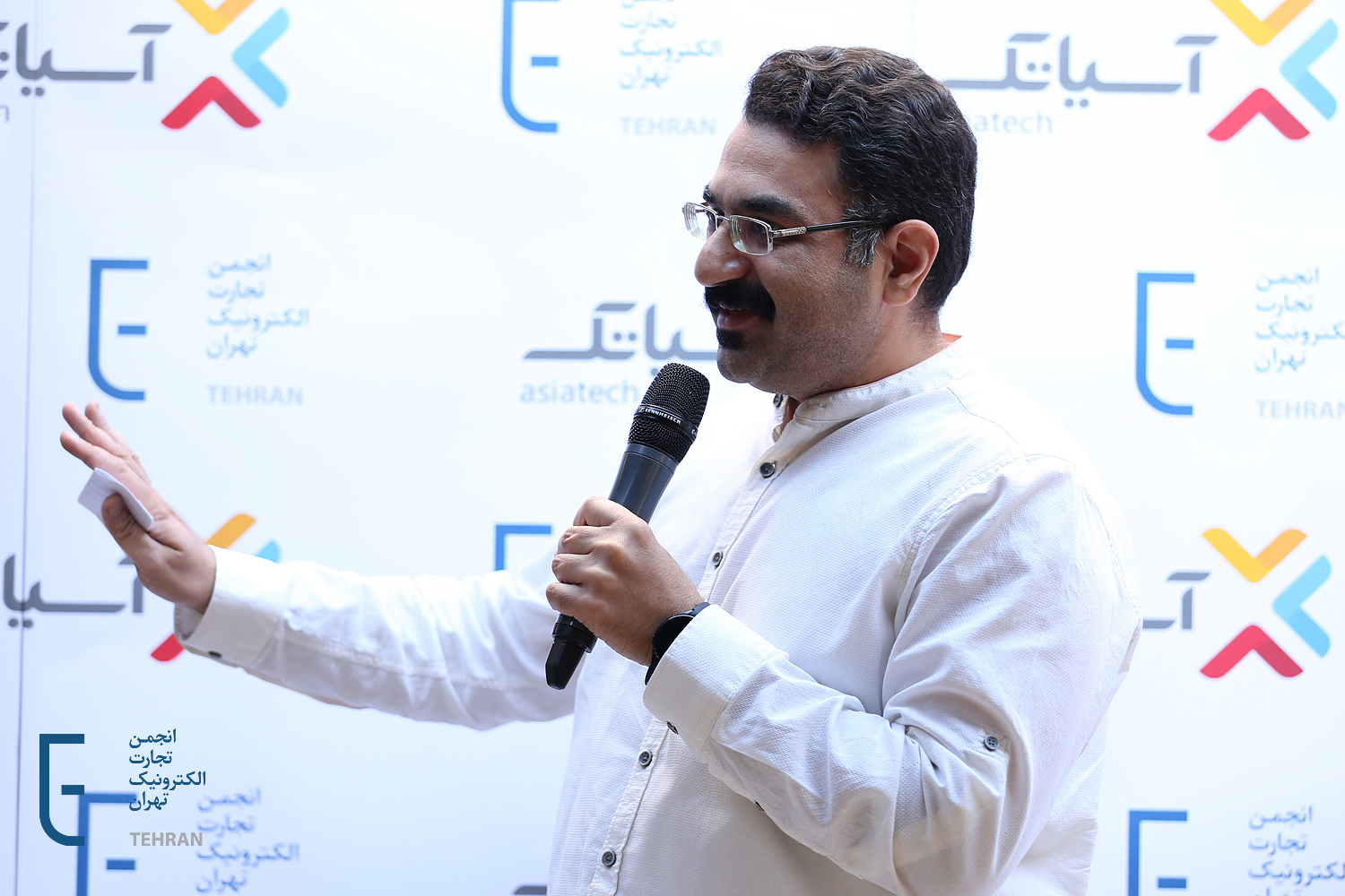 سومین صبحانه انجمن تجارت الکترونیک تهران با موضوع «چالش‌های ورود به بازارهای مالی برای استارتاپ‌ها» - تصویر 38