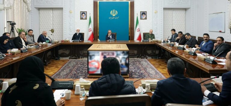 گزارش رئیس انجمن تجارت الکترونیک تهران درباره جلسه با رئیس‌جمهور و سران سه قوه