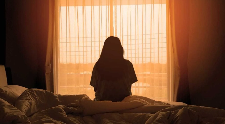 ذهنیت بازمانده و احساس گناه بازمانده: راهنمای آموزشی و کاربردی برای روزهای بحرانی