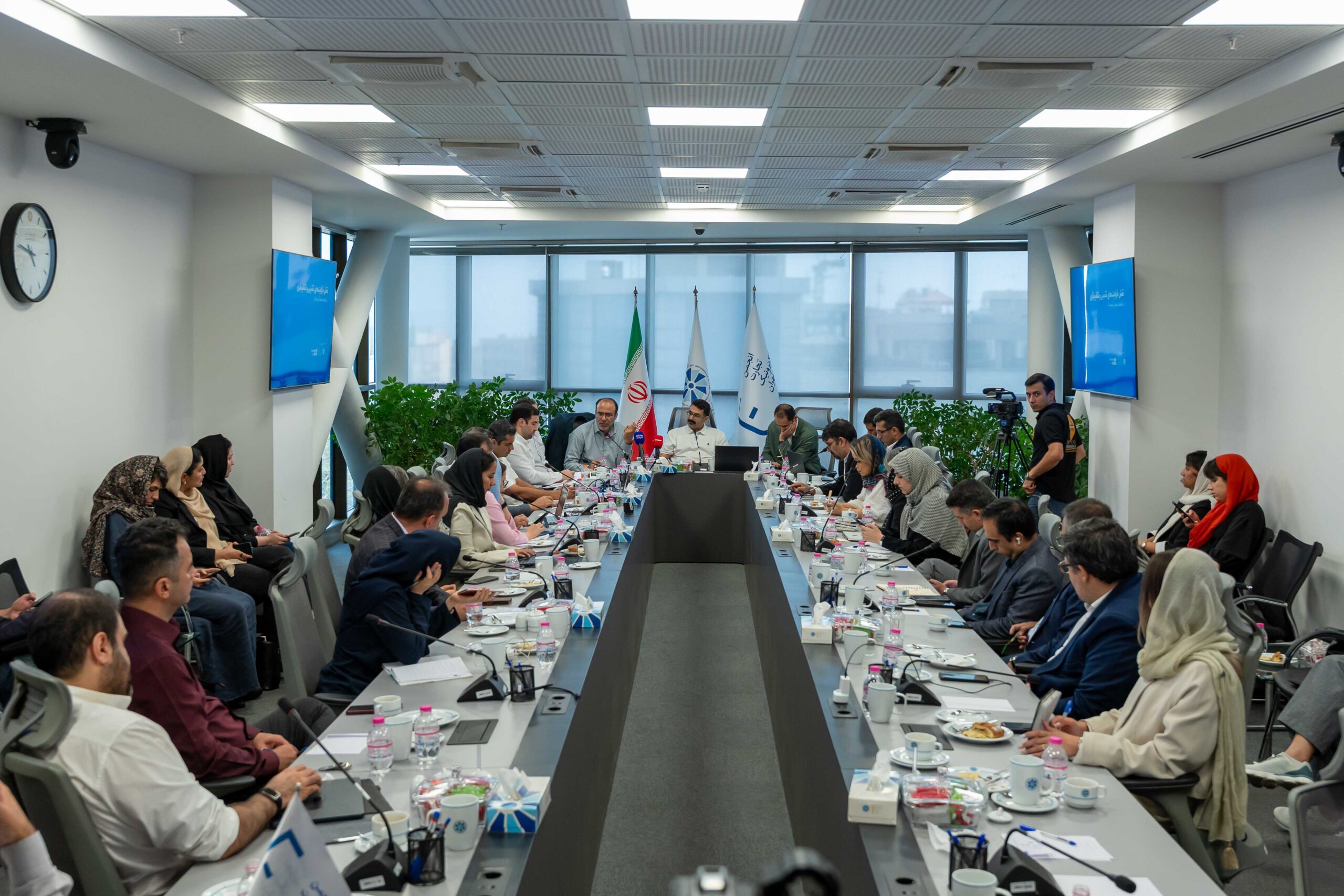 رویداد «نقش ظرفیت‌های تقنینی و تنظیم‌گری در اقتصاد دیجیتال پساجنگ» - تصویر 18
